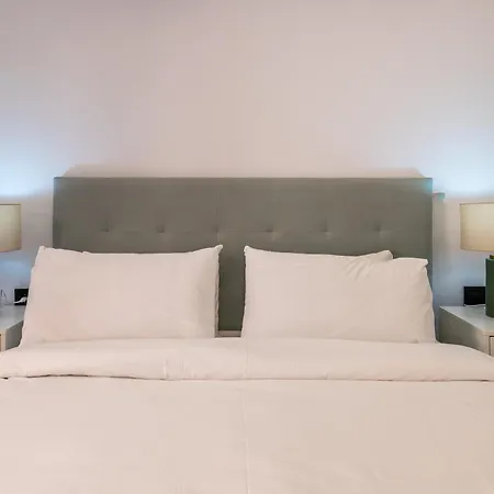 Beachside Newly Renovated - Globales Estepona