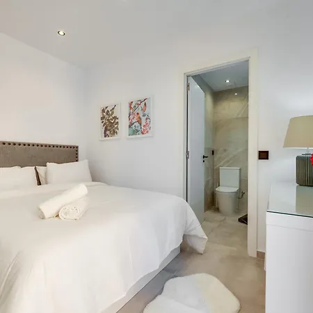 Beachside Newly Renovated - Globales * Estepona