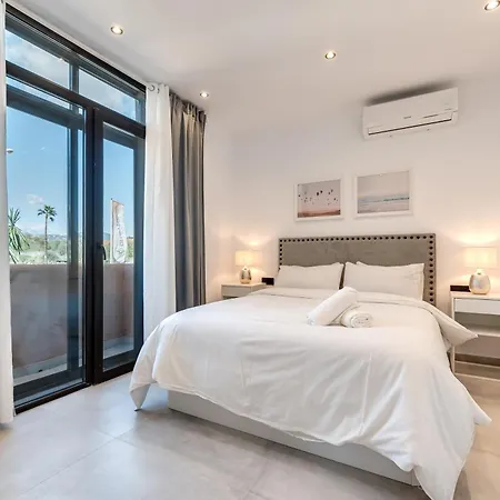 Beachside Newly Renovated - Globales